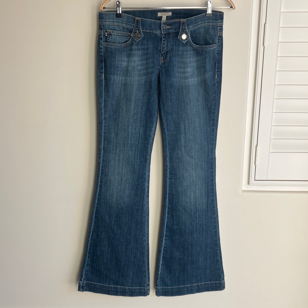 Burberry London Dark Blue Low Rise Flare Jeans Women’s Size 29 NWOT